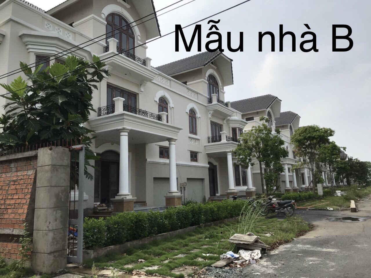 KHAI THÁC CHO THUÊ KHU VILLA TRUNG TIẾN